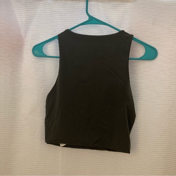 F21 Contour Top - Picture 3 of 6